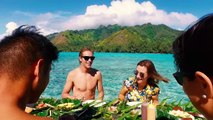 Erin y Evan sonaban con ir de luna de miel a Tahití ¡Y cumplimos su deseo! Únete a ellos para descubrir la diversidad de las islas y ver cómo vivieron el Mana.
