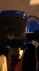 Nasib baik ada brader ni lalu dan tolong uncle ni...dah le kena rompak, kunci motor diambik pencuri.."Uncle ni kene rompak dekat Tol Kajang.. semua barang ke