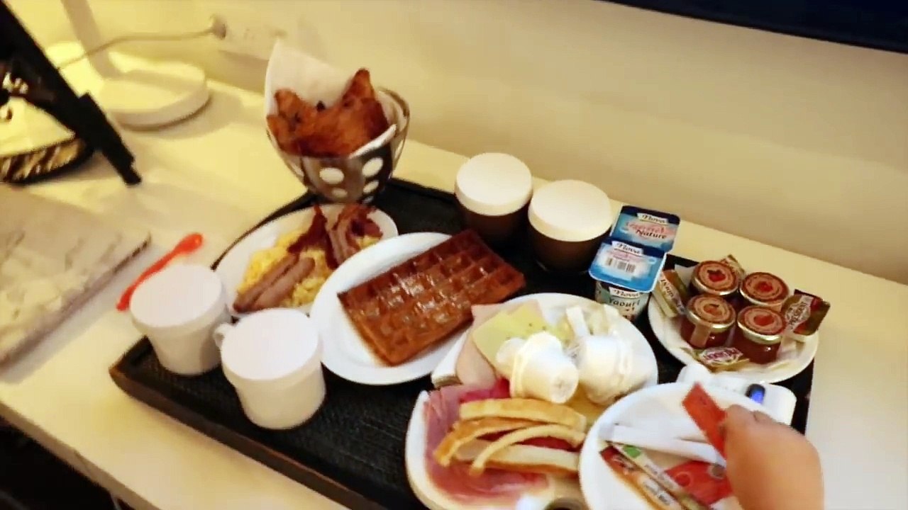 FAMILY ROUTINE - MORNING ROUTINE A L'HOTEL - ALLO MAMAN