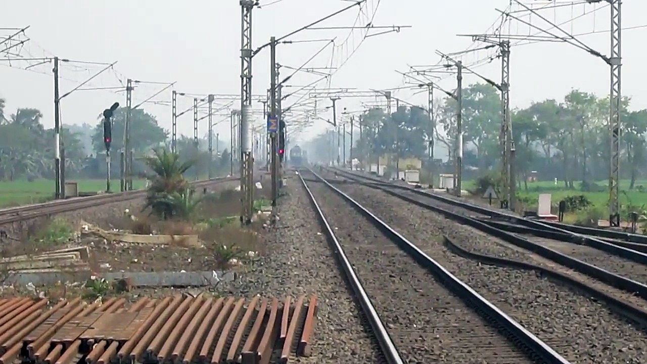 PARALLEL ACTION | POWERFUL WAG-5 AT OVER 100 KMPH | KOAA - ADI EXPRESS