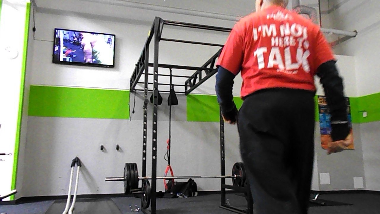 Vorsichtiges Heben im Rack mit 140kg