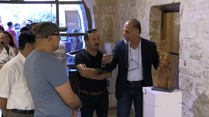 Suriye'de yaşadığı acıyı heykellere yansıttı - MARDİN