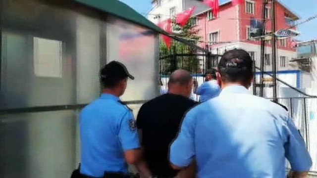 Pendik'te resmi ve özel belgede sahtecilik yapan dolandırıcılara operasyon