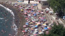 Sıcak ve nemden bunalan vatandaşlar sahilleri doldurdu - ZONGULDAK