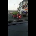 Boyfriend And Girlfriend Caught Red Handed On Camera Stealing Plantain from A Plantain truck in Broad Daylight, She was putting The Plantain inside her Hand Bag