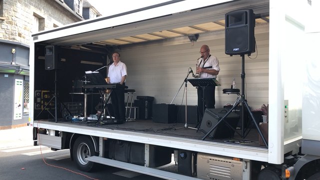 Flers. Du monde dans les rues pour la braderie