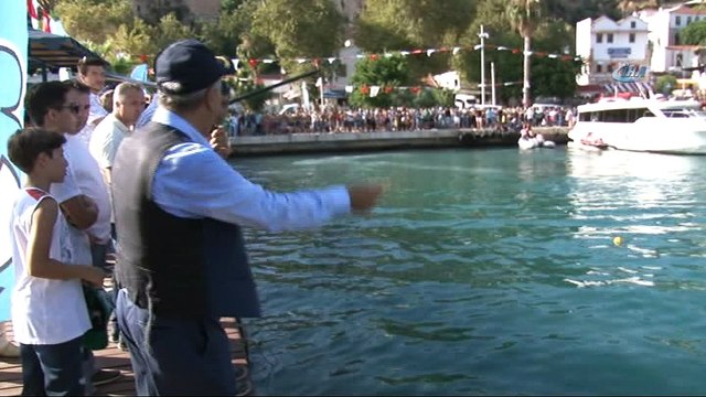 Denizcilik ve Kabotaj Bayramı kutlamalarında renkli görüntüler ortaya çıktı