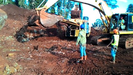 HUGE FAIL...Massive Heavy Equipment Accident Disaster!!