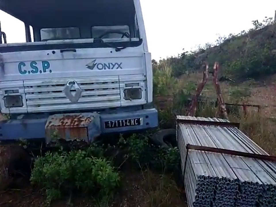 Lost Places mit Ölvorkommen und 2 Lkw an Hobbybastler