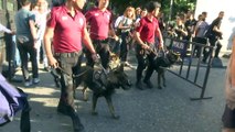 Beyoğlu'nda izinsiz gösteriye polis müdahalesi - İSTANBUL