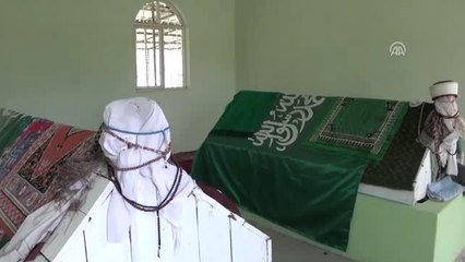 Türbeye Yuva Yapan Bülbüle Köylüler Sahip Çıktı