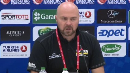 İsveç'in Başantrenörü Basın Toplantısında Konuştu