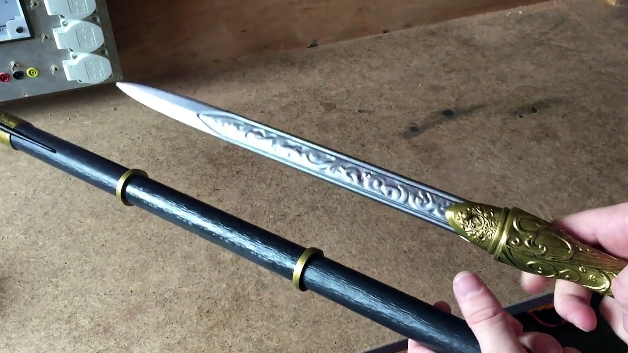 Ubi Workshop Cane Sword Gauntlet unboxing Assassin's Creed Syndicate