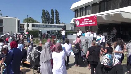 Strazburg Yunus Emre Lisesi'nde İlk Mezuniyet Heyecanı