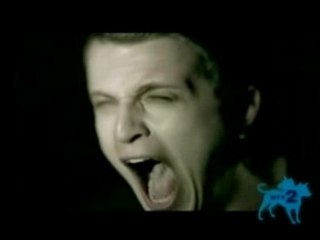 Atreyu - Her Portrait In Black