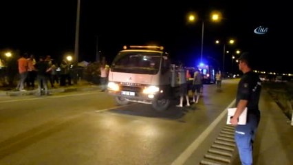 Burhaniye'de Kamyon Minibüse Çarptı: 10 Yaralı