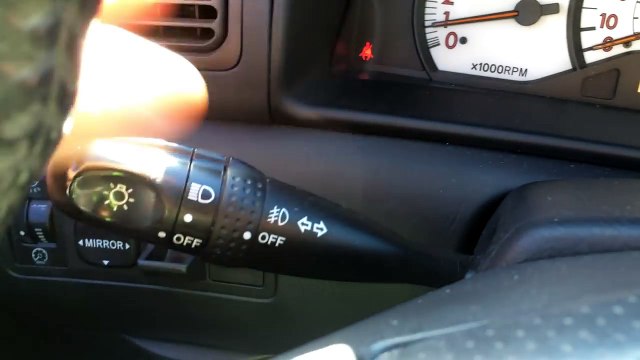 2004 Toyota Corolla S In-Depth Review (Start up, Engine & Tour)