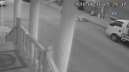 Kendilerine Kağıt Toplayıcı Süsü Veren Çocukların Hırsızlık Anları Kamerada