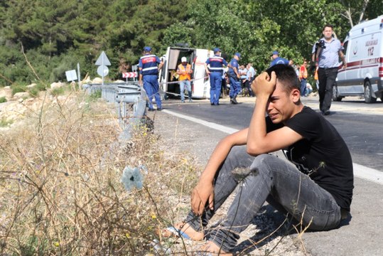 Kanlı Viraj' Yine Kana Bulandı: 3 Ölü, 16 Yaralı