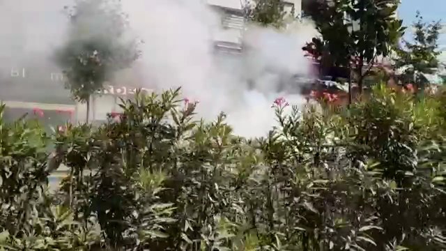 Pa Koment - Automjeti merr flakë në ecje, dyshohet aksidentale - Top Channel Albania - News - Lajme