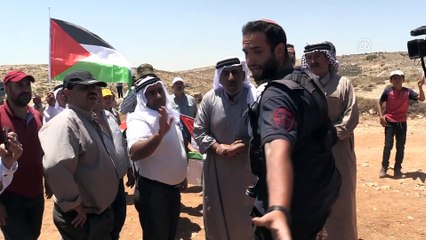 (TEKRAR) Filistinlilerden topraklarını gasbeden Yahudi yerleşimciye tepki - EL HALİL