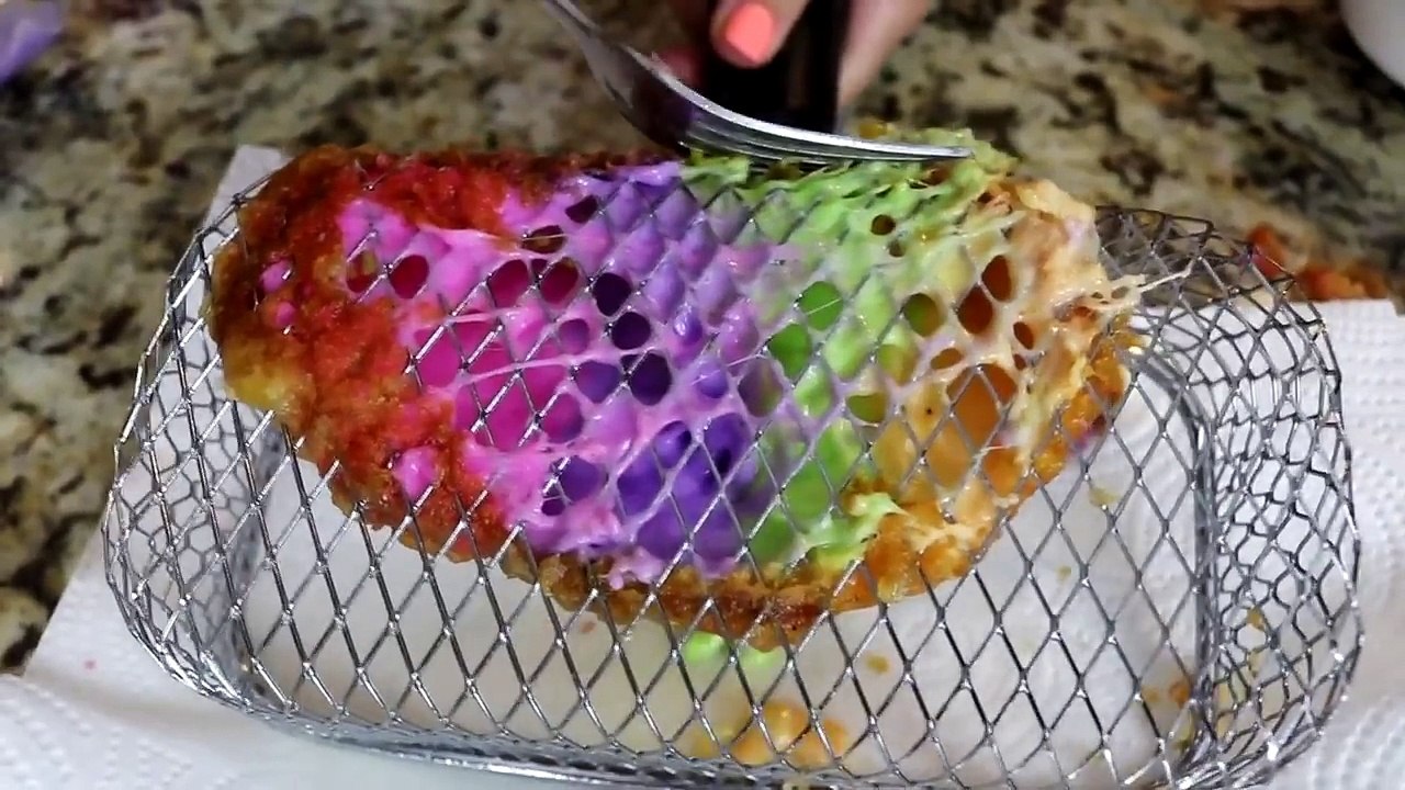 DO NOT DEEP FRY SLIME! DEEP FRYING RAINBOW SLIME! SO SCARY!