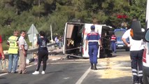 Mersin'de Tarım İşçilerini Taşıyan Otobüs Devrildi 3 Ölü Çok Sayıda Yaralı Hd
