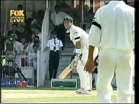 M. Sami Smashed Ponting On The Face No helmet watch his Reaction