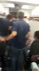 La video effrayantes dune bagarre dans un vol EasyJet au départ de Roissy Steward en sang, intervention de la police...