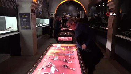 Bu Tespihin Fiyatı 15 Bin Dolar