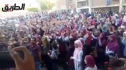 حمو بيكا بطل حفل تخرج فى جامعة أسيوط