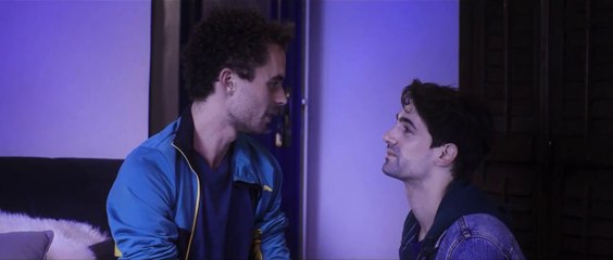 Theo et Hugo dans le meme bateau - 2T