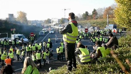 Governo de Macron mantém rumo face aos protestos
