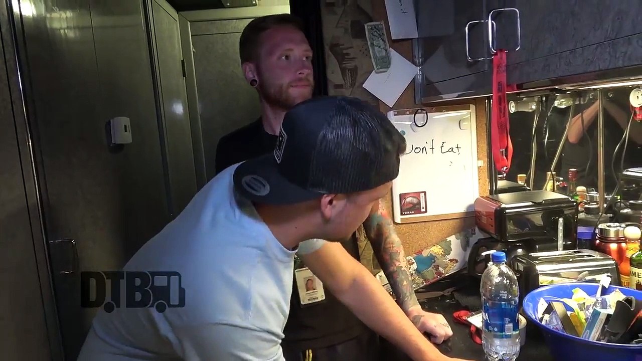 Capstan - BUS INVADERS Ep. 1374