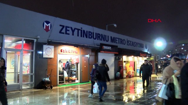 Kadın yolcu raylara düştü, seferler durduruldu