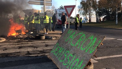 La mobilisation des gilets jaunes continue au rond-point de l’Esperance