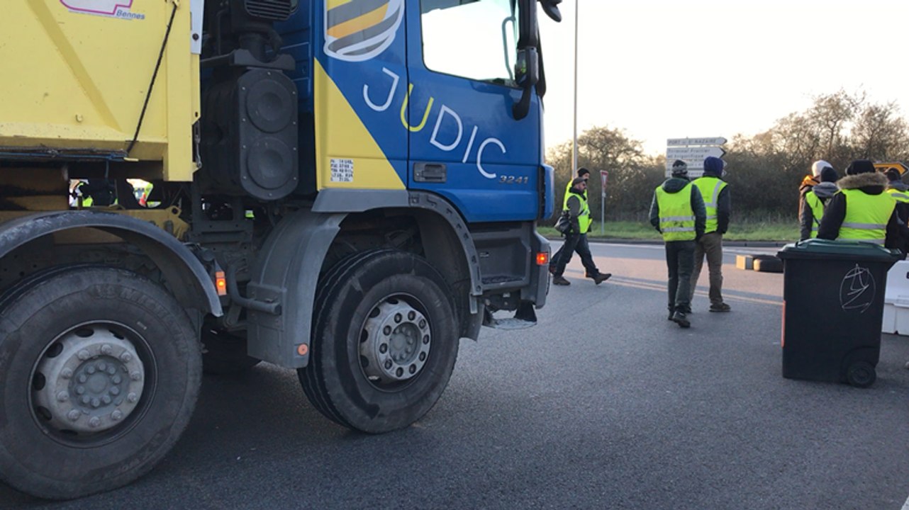 Blocage aux abords du pont de saint-nazaire