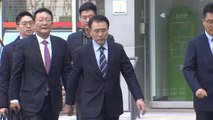 '채용비리' 조용병 회장, 첫 재판서 혐의 부인 / YTN