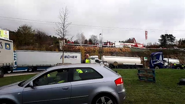 La circulation bloquée par les gilets jaunes au rond-point de l'Europe à Haudainville (55)