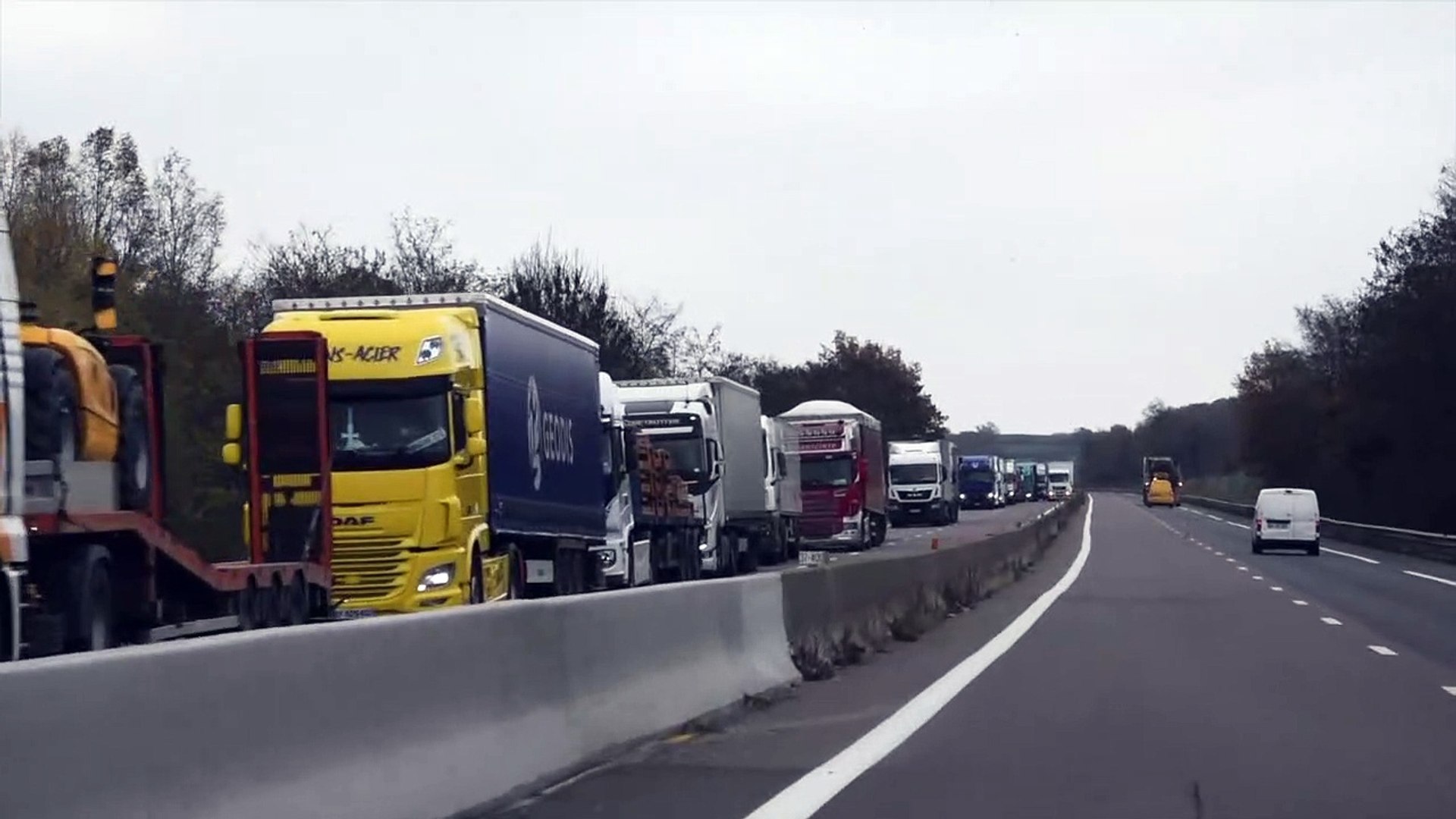 Rcea Un Gros Bouchon Des Gilets Jaunes Dans Les Baudots