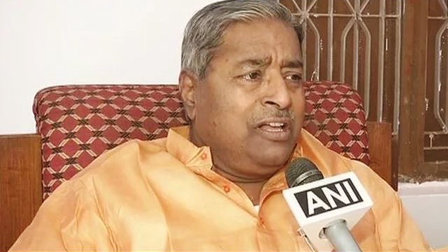 Ayodhya Ram Mandir को अब कानून के तहत बनवाना चाहते है Vinay Katiyar । वनइंडिया हिंदी