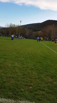 La minute de silence des U17 en hommage a Mr Robert SAUVY