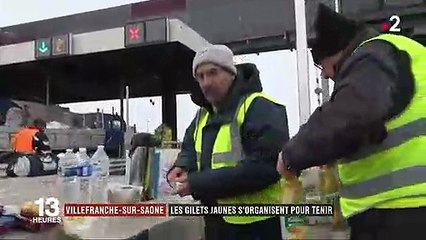 "Gilets jaunes" : à Villefranche-sur-Saône, les manifestants perpétuent le mouvement