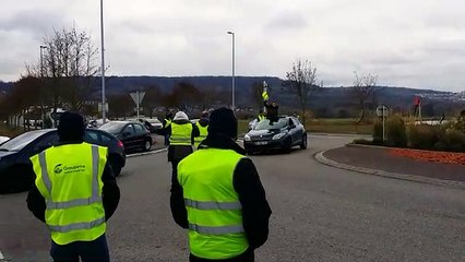Pont-à-Mousson : certains automobilistes affichent leur soutien aux gilets jaunes