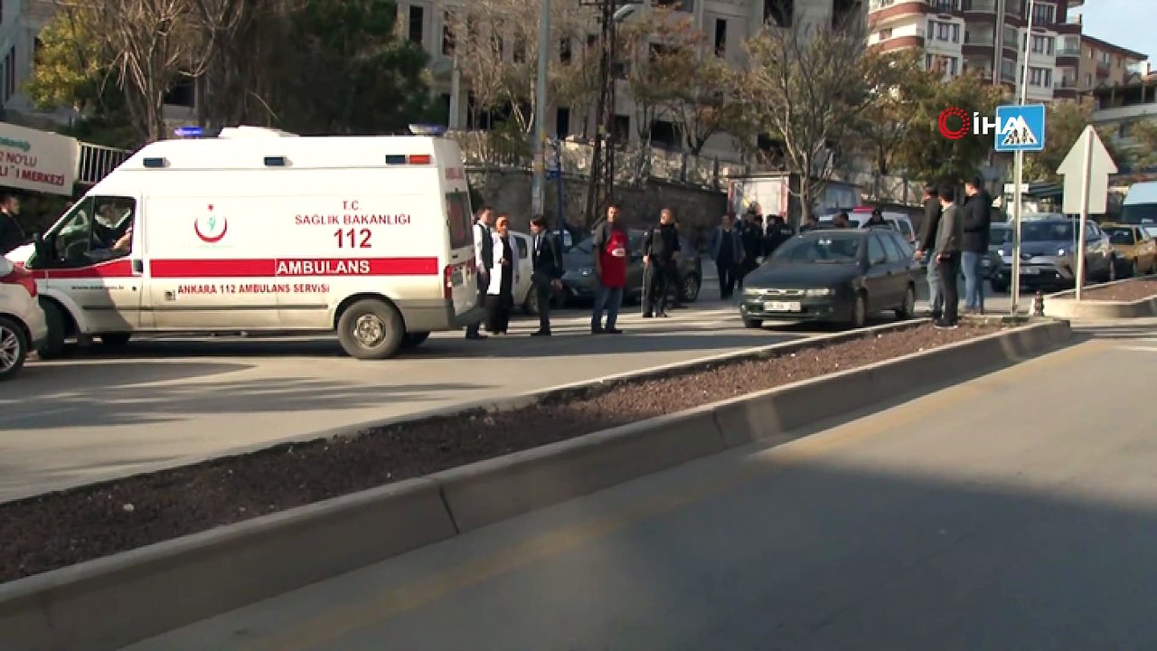 Kırtasiyedeki alışveriş kanlı bitti...Dükkan sahibi ile müşteri arasında çıkan bıçaklı kavga sonucu 2 kişi yaralandı