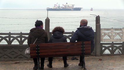 Dev inşaat gemisi vatandaşların ilgisini çekti - KIRKLARELİ