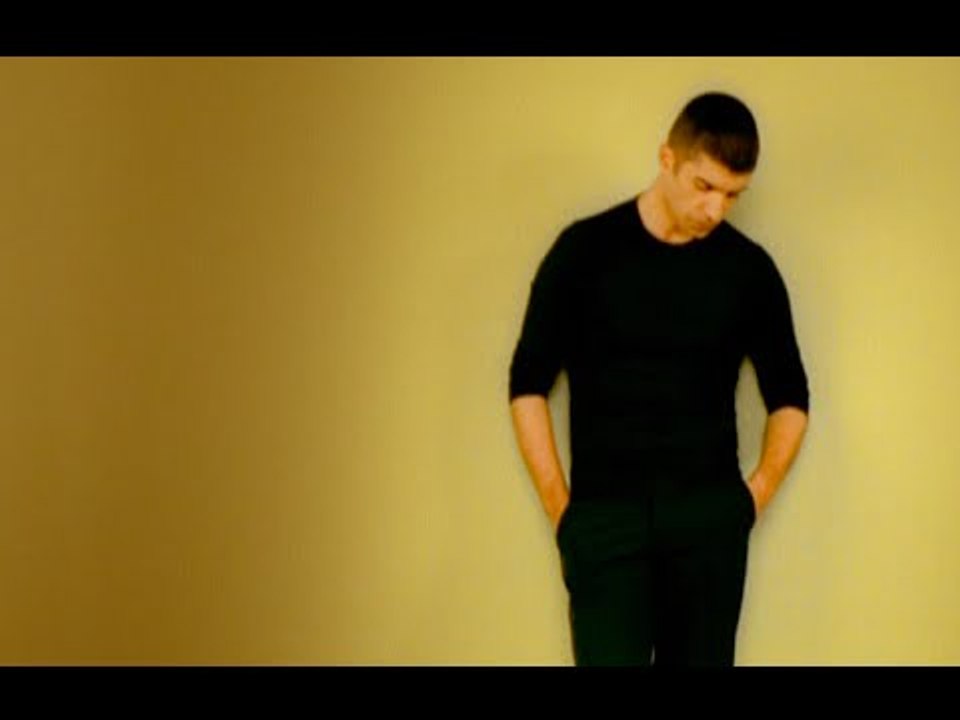 Özcan Deniz - Sevdanın Rengi (Klip)