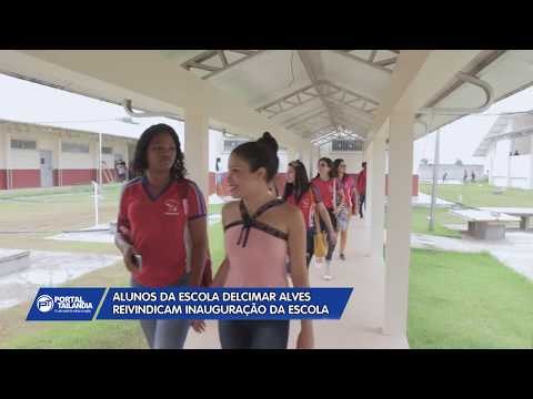 Estudantes do ensino médio em Tailândia protestam por entrega de escola