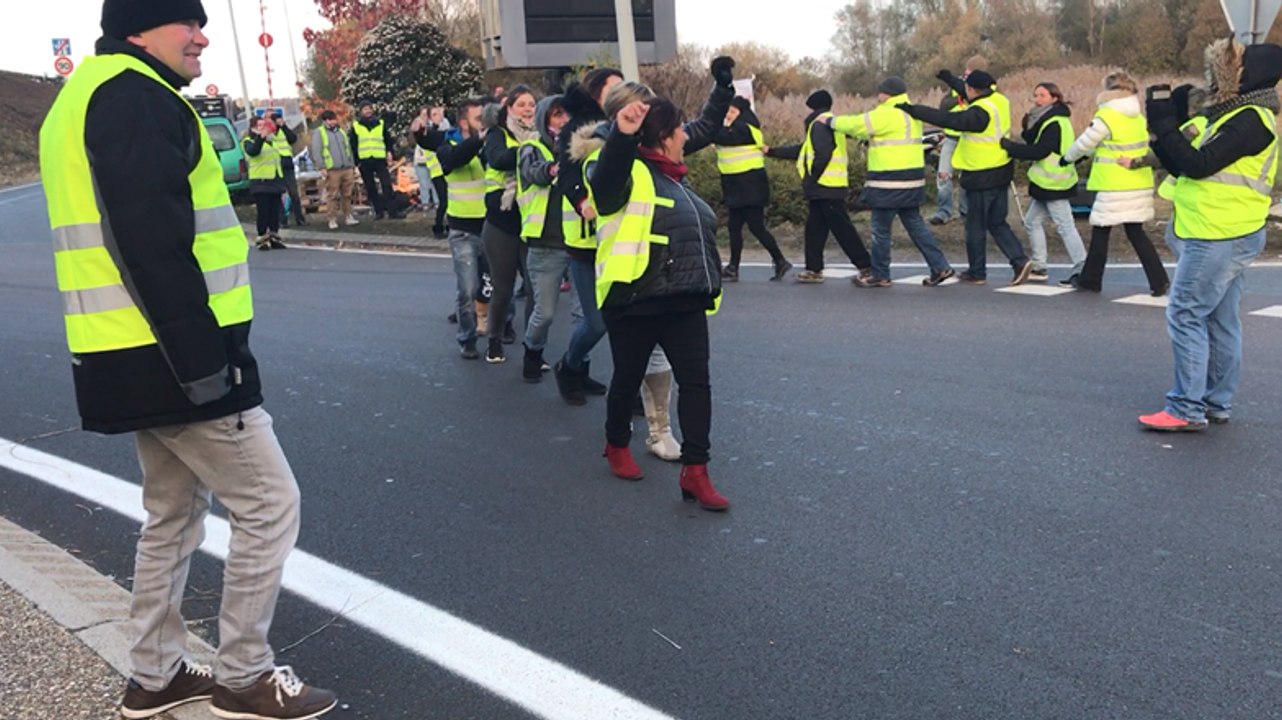 Gilets jaunes au Pont de Normandie