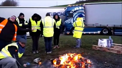 Gilets jaunes Meuse La voie sacrée bloquée au rond-point au niveau de Nixéville-Blercourt